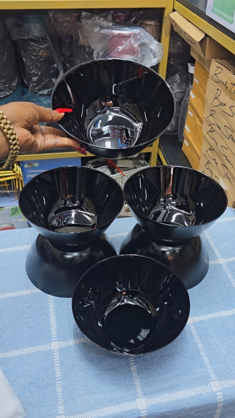 7.5 All Black Bowls